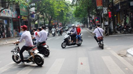 Tình trạng không đội mũ bảo hiểm khi tham gia giao thông còn phổ biến