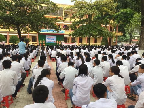 Ảnh tuy&ecirc;n truyền ph&aacute;p luật ATGT huyện Y&ecirc;n Định.jpg