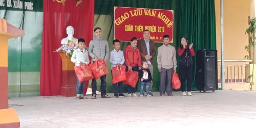 Chương trình văn nghệ gây quỹ tặng quà tại xã Xuân Phúc, huyện Như Thanh.jpg