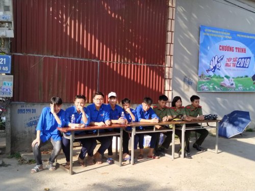 Đội hình tiếp sức mùa thi tại điểm thi Trường THPT Như Thanh.jpg