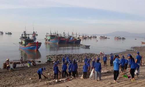 Tuổi trẻ Thanh Hóa chung tay  Hãy làm sạch biển tại huyện Hậu Lộc.jpg