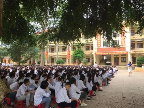 Đoàn trường THPT Bá Thước Tuyên truyền biển đảo.jpg