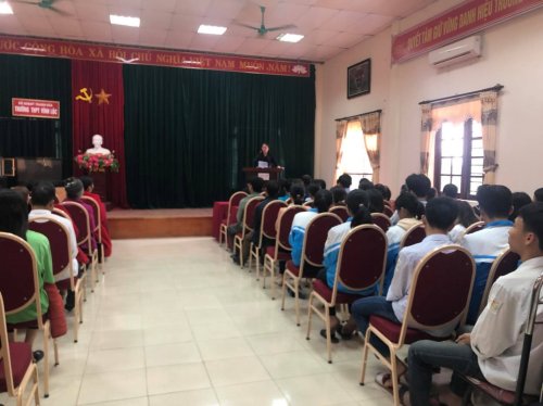 Trường THPT Vĩnh Lộc tuyên truyền biển đảo.jpg
