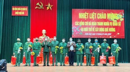 Tư vấn, hướng nghiệp cho hơn 240 quân nhân xuất ngũ
