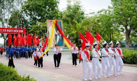 THIẾU NHI ĐÔNG SƠN - CHĂM NGOAN HỌC TỐT - TIẾP BƯỚC CHA ANH