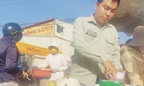 Quán mì độc lạ chỉ 1.000 đồng/tô