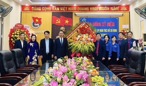 PHÓ BÍ THƯ TỈNH ỦY TRỊNH TUẤN SINH CHÚC MỪNG TỈNH ĐOÀN THANH HÓA