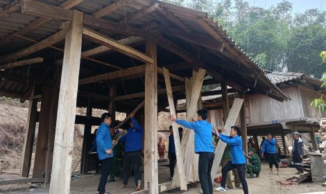 Tuổi trẻ Thanh Hóa thi đua cao điểm thanh niên tình nguyện chung tay hỗ trợ xây dựng nhà ở cho hộ nghèo, hộ gia đình chính sách, hộ còn khó khăn về nhà ở trên địa bàn tỉnh trong Tháng Thanh niên 2025