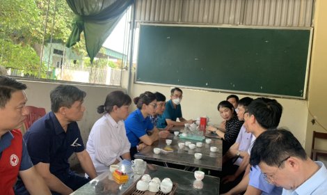 Thăm hỏi, chia buồn với gia đình học sinh bị đuối nước tại huyện Quảng Xương