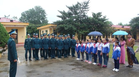 Liên đội các trường Tiểu học, THCS trên địa bàn huyện Thọ Xuân tổ chức các hoạt động giáo dục truyền thống kỷ niệm 74 năm ngày thành lập Quân đội nhân dân Việt Nam