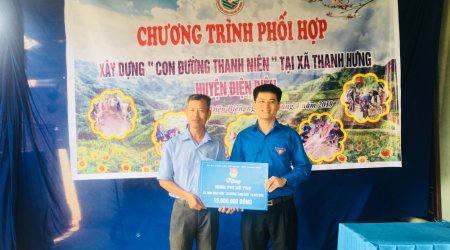 Đoàn Khối các cơ quan tỉnh tổ chức hoạt động “Về nguồn” tại tỉnh Điện Biên