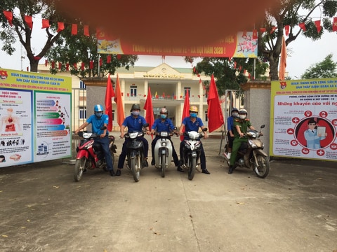 Đo&agrave;n x&atilde; Xu&acirc;n Du tiếp tục ra qu&acirc;n tuy&ecirc;n truyền ph&ograve;ng, chống dịch Covid-19.jpg