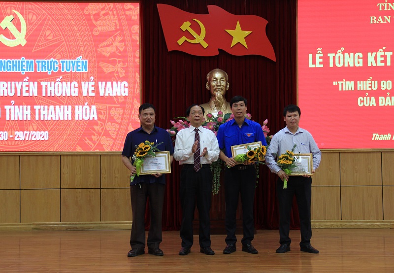 Trao giải cuộc thi trắc nghiệm trực tuyến Tìm hiểu 90 năm truyền thống vẻ vang của Đảng bộ tỉnh Thanh Hóa