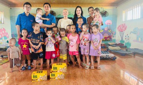 Ấm áp Ngày Quốc tế Thiếu nhi 1/6 tại chùa Hồi Long: Trao yêu thương – Gieo mầm hạnh phúc
