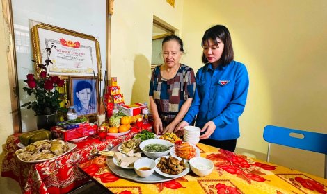 Tuổi trẻ phường Hạc Thành tổ chức “Bữa cơm tri ân” nhân kỷ niệm 79 năm Ngày Thương binh - Liệt sĩ