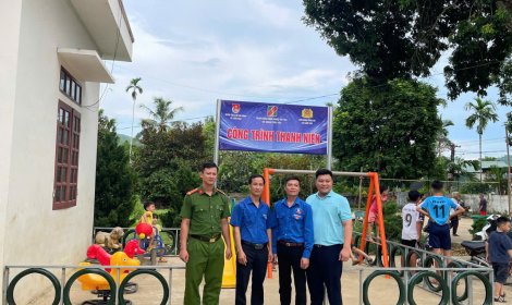 TUỔI TRẺ CẨM VÂN CHUNG TAY THỰC HIỆN CÔNG TRÌNH THANH NIÊN VÌ CỘNG ĐỒNG
