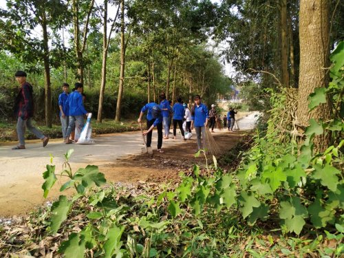 ĐVTN ra qu&acirc;n thực hiện phần việc thanh ni&ecirc;n sau Lễ ph&aacute;t động.jpg