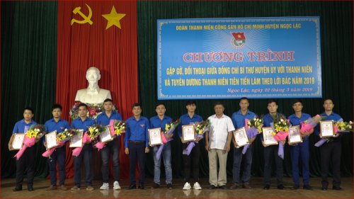 Bi thu doi thoai doan thanh nien 1.PNG