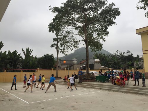 Giao lưu b&oacute;ng chuyền hơi giữa c&aacute;c th&agrave;nh vi&ecirc;n CLB.jpg