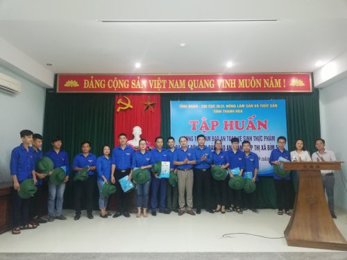 Ra mắt clb TNXK đảm bảo vệ sinh ATTP tại Thị x&atilde; Bỉm Sơn.jpg