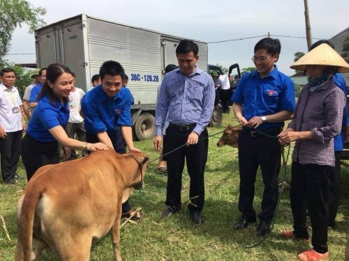 Trao b&ograve; giống.jpg