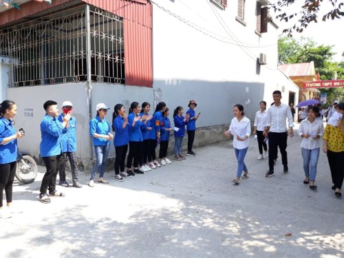 Cổng trường ATGT Hoàng Lệ Kha, Hà Trung.jpg