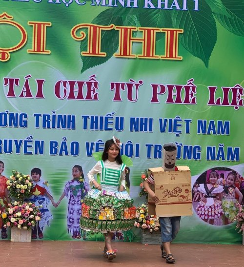 ảnh 2- bộ trang phục ấn tượng.jpg