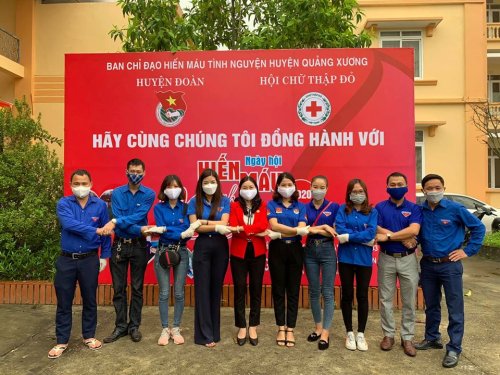 ĐTN chụp ảnh c&ugrave;ng Tỉnh Hội CTĐ.jpg