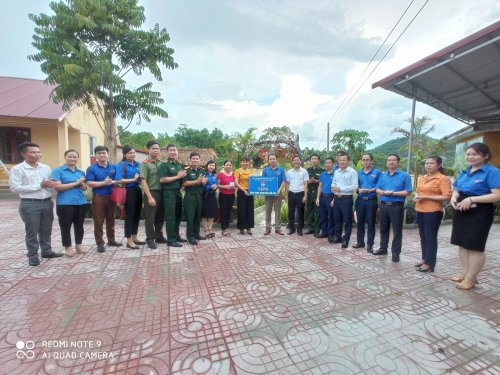 Cụm miền n&uacute;i v&agrave; Cụm trực thuộc trao c&ocirc;ng tr&igrave;nh thanh ni&ecirc;n tại trường mầm non x&atilde; Đồng lương - Lang Ch&aacute;nh.jpg