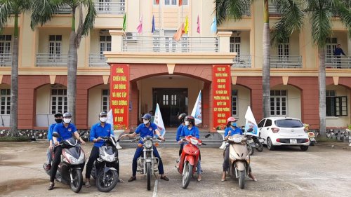 Đội h&igrave;nh tuy&ecirc;n truyền lưu động của ĐVTN TP. Thanh H&oacute;a.jpg