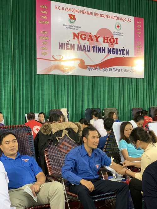 hiến m&aacute;u.jpg