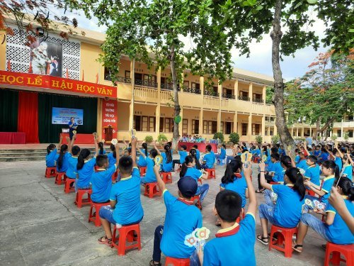 Đ&ocirc;ng sơn ma t&uacute;y tuy&ecirc;n truyền.jpg