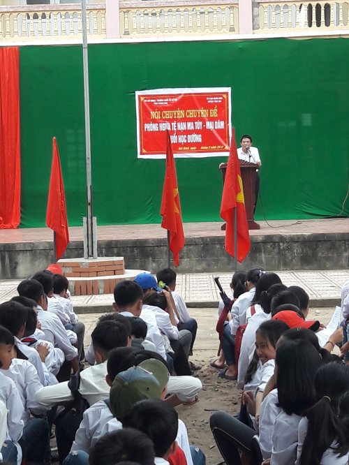 Thị x&atilde; Nghi Sơn.jpg