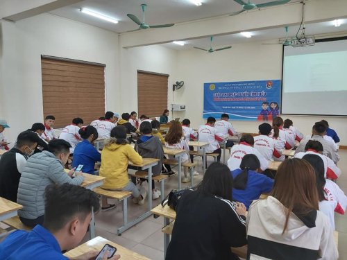 C&aacute;c bạn sinh vi&ecirc;n Trường cao đẳng y tế Thanh H&oacute;a tham gia hưởng ứng cuộc thi.jpg