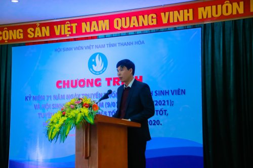 ảnh 1Đồng ch&iacute; Nguyễn Hữu Tuất  Ph&oacute; B&iacute; thư Tỉnh đo&agrave;n, Chủ tịch Hội Sinh vi&ecirc;n tỉnh đọc diễn văn kỷ niệm.jpg
