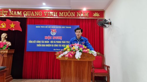 Đc L&ecirc; Văn Nghĩa- HUV, B&iacute; thư Huyện Đo&agrave;n ph&aacute;t biểu khai mạc tại hội nghị.jpg