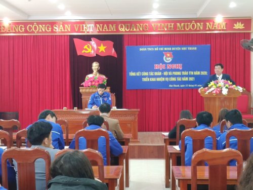 Đc Lương Văn Ho&agrave;n- Thường trực Huyện ủy ph&aacute;t biểu chỉ đạo tại hội nghị .jpg
