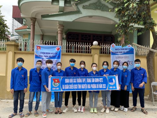2. Đội h&igrave;nh Hoa phượng đỏ tham gia Tiếp sức m&ugrave;a thi.jpg