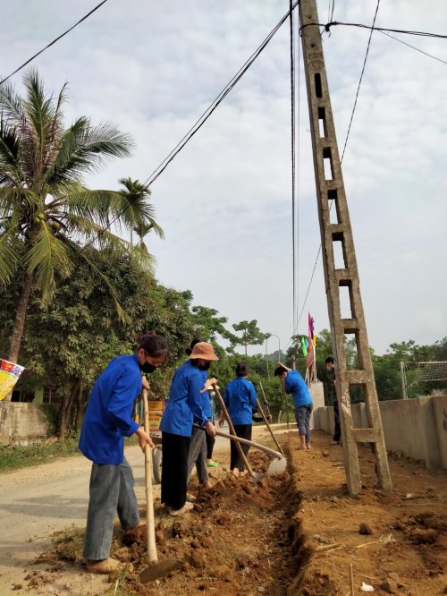 Đ&agrave;o rảnh tho&aacute;t nước.jpg