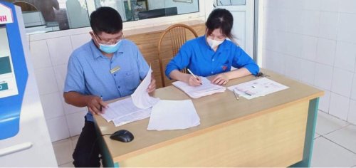 ĐVTN hỗ trợ c&ocirc;ng t&aacute;c ti&ecirc;m phong vacxin.jpg