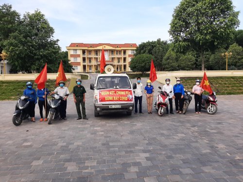 Tuyên truyền lưu động trong hoạt động phòng chống dịch Covid-19.jpg
