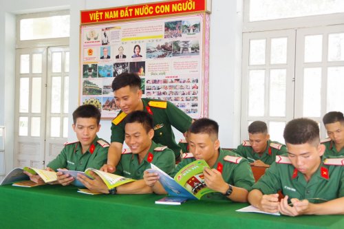 quan-doan-4-van-hoa-doc-sach-mon-an-tinh-than-o-trung-doan-cdf48.jpg