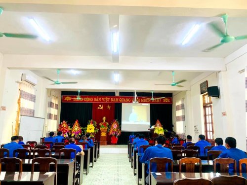 B&aacute; Thước 1.jpg