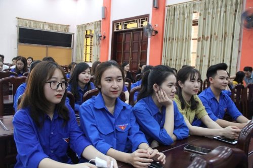 Cao đẳng y thay.jpg