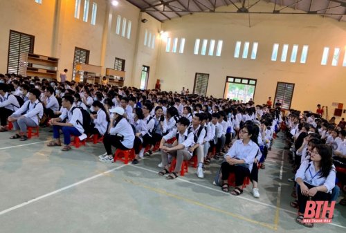 23. Th&agrave;nh phố.jpg