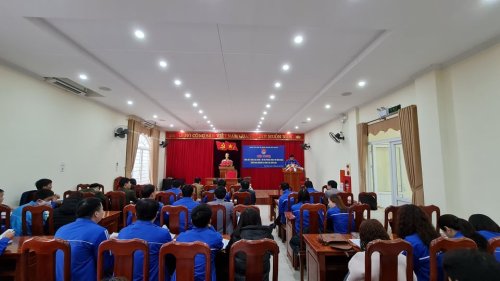 Đc L&ecirc; Văn Nghĩa- HUV, B&iacute; thư Huyện Đo&agrave;n ph&aacute;t biểu khai mạc tại hội nghị (2).jpg