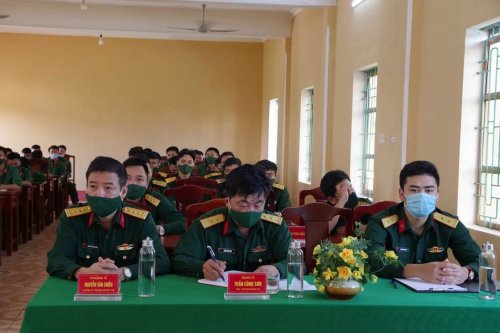 qu&acirc;n sự.jpg
