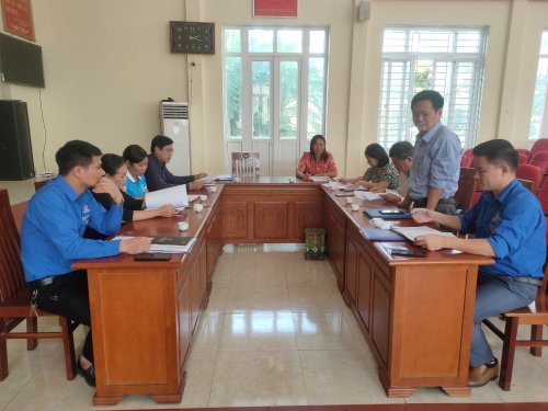 Kiểm tra cong t&aacute;c đo&agrave;n tại Hậu Lộc.jpg
