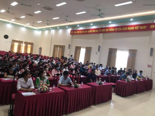Sàn giao dịch việc làm 2.jpg