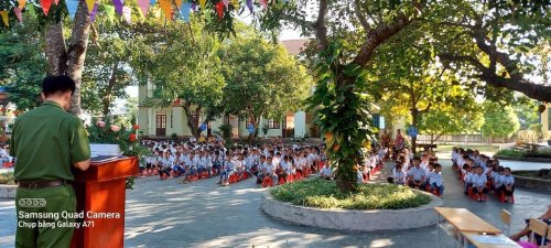 H&agrave; Trung 2.jpg